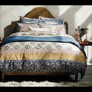 Meguro Queen size Duvet + 2 euro shams